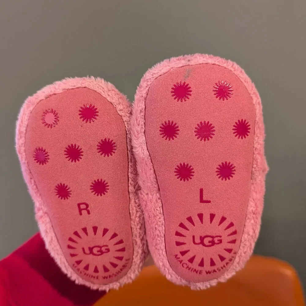 UGG baby booties shoes pink fuzzy size 2/3
